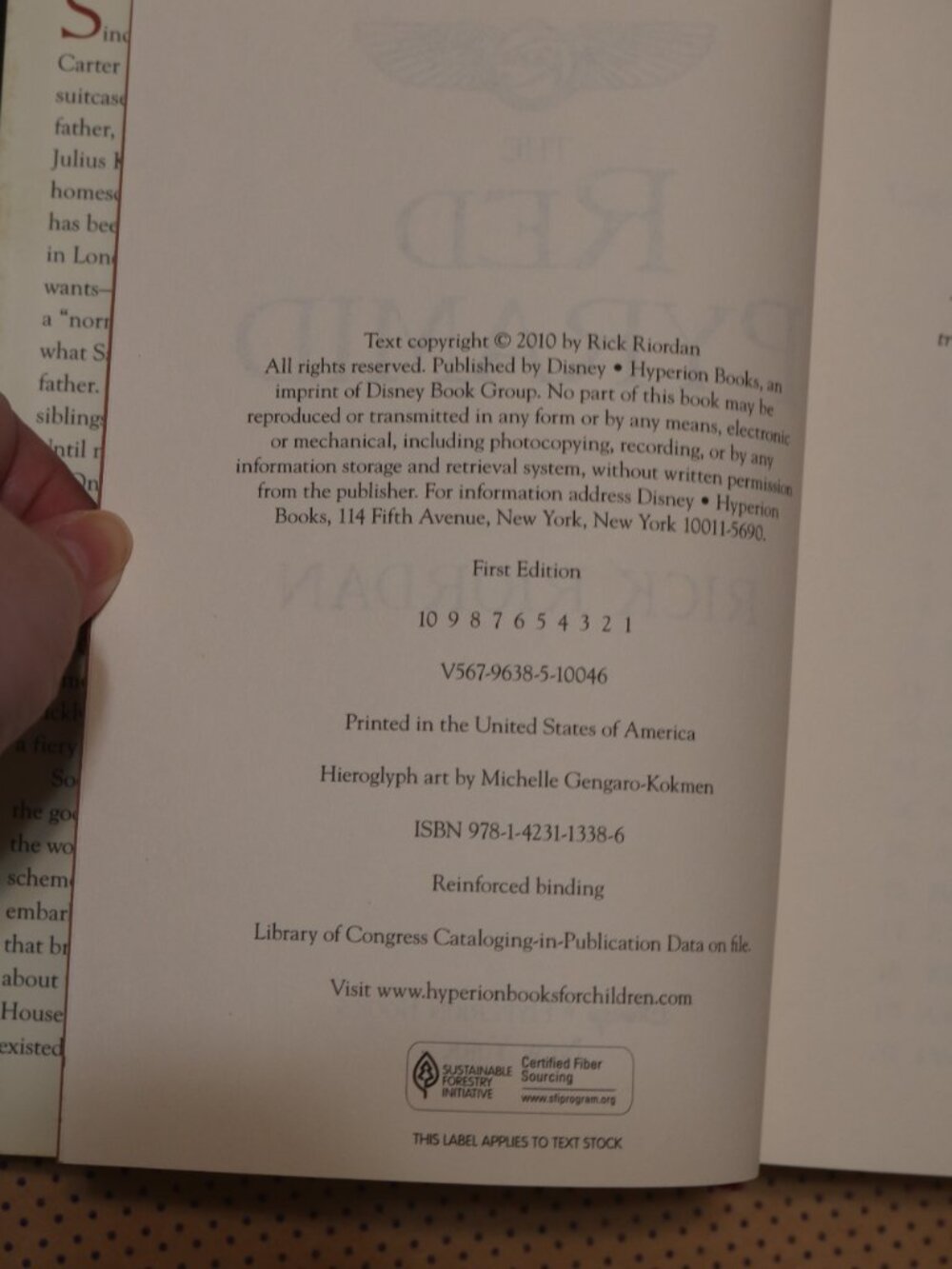 Rick Riordan The Red Pyramid Book - Picture 2 of 3